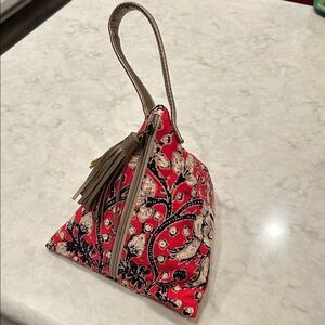 NWOT Elegant Triangle-Shaped Red and Tan Patterned Clutch